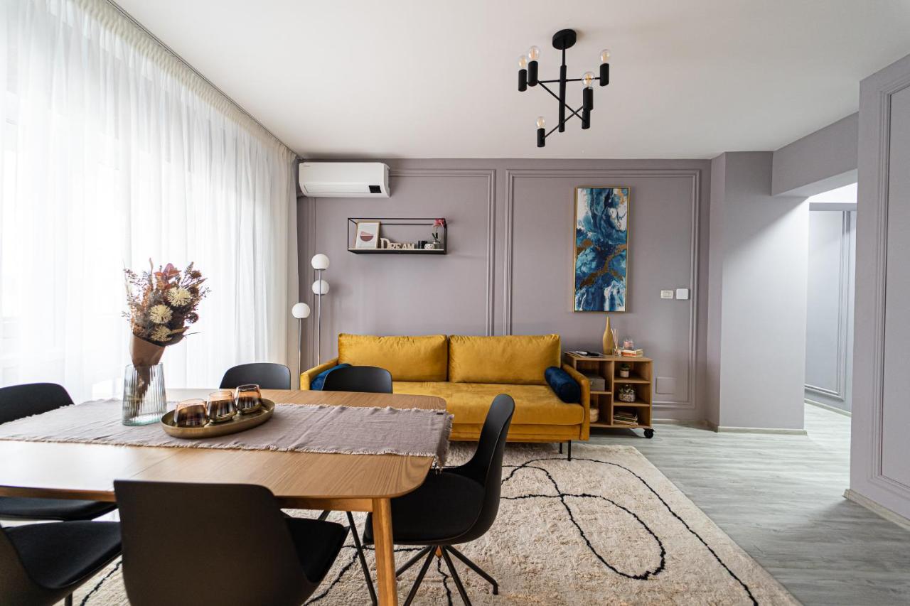 Delux Suite Bacău Екстериор снимка